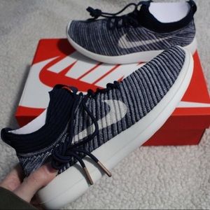 Nike Flyknit sneaker Size 7